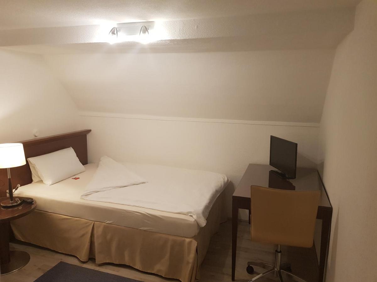 Hotel Pension Bluechersruh Бад Бернек им Фихтелгебирге Екстериор снимка